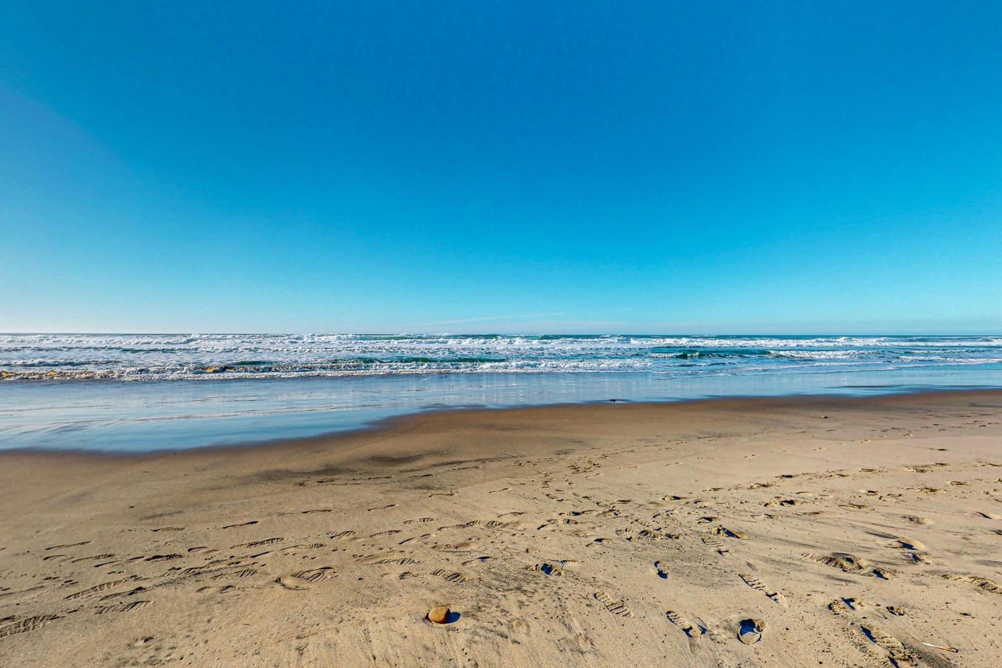 Sebastian'S Crib Condo Lincoln City Exterior photo